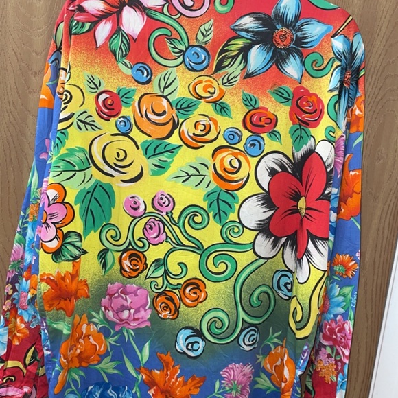 🌷💐Very Rare Versace flower print shirt 🌸🌺 - Picture 2 of 13